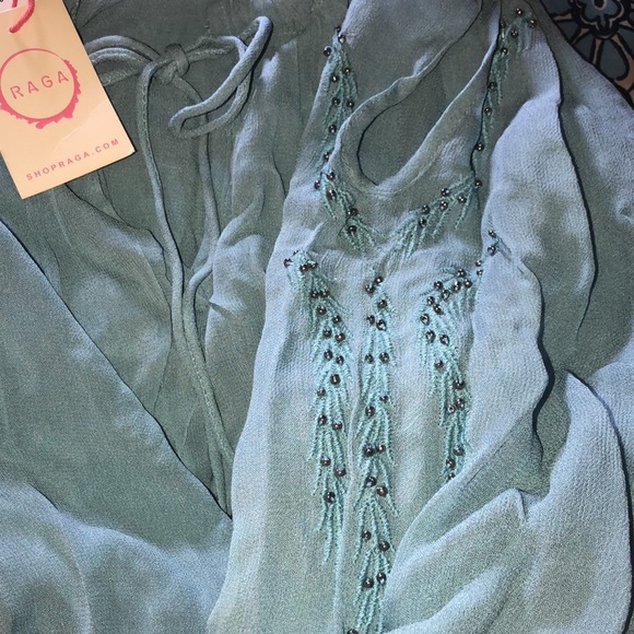 🔥SOLD🔥 NWT RAGA Madi cold-shoulder blue blouse in size M - Picture 2 of 4